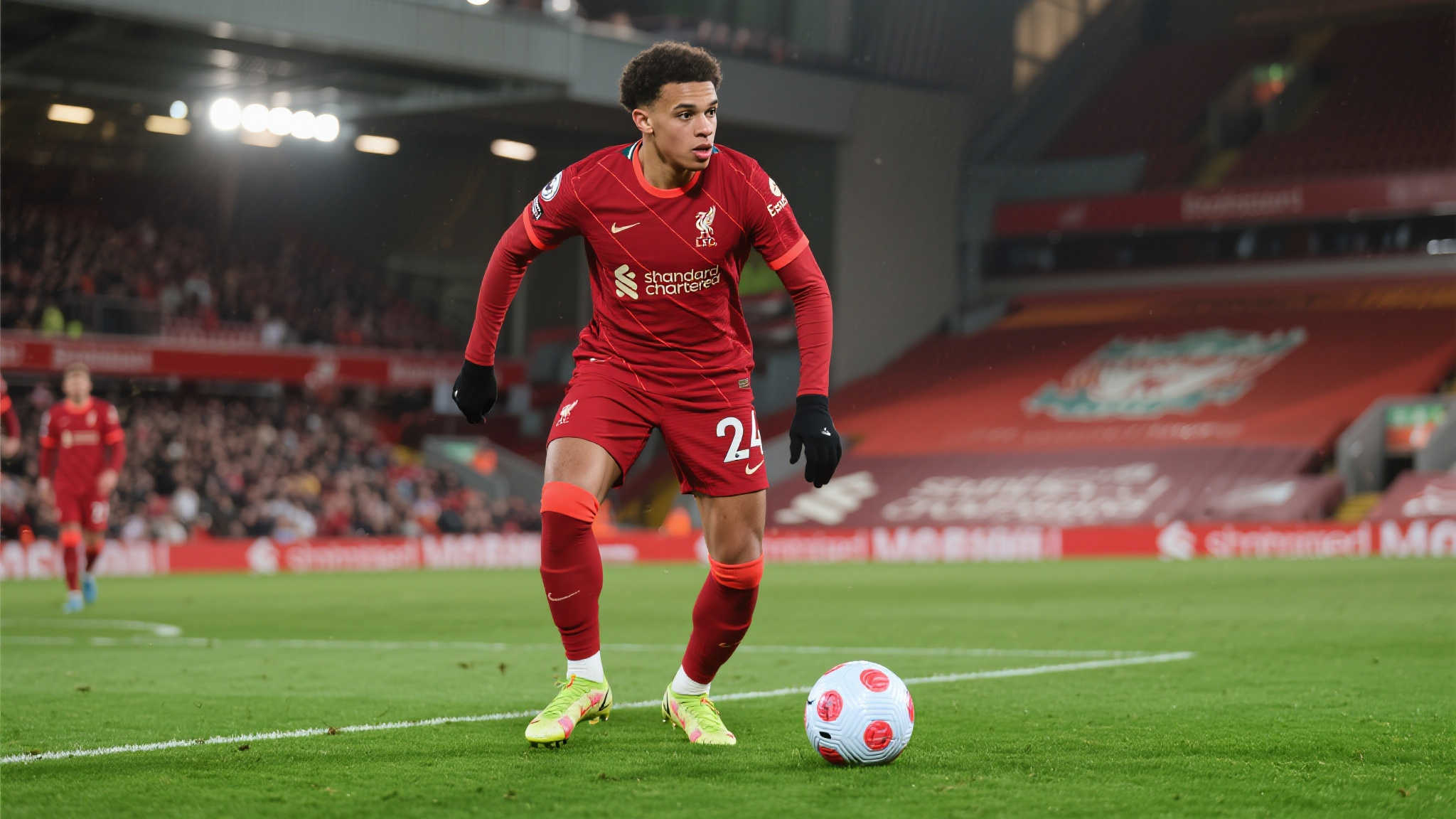 目前据传，利物浦有意签下这位天才中场，以填补因人员